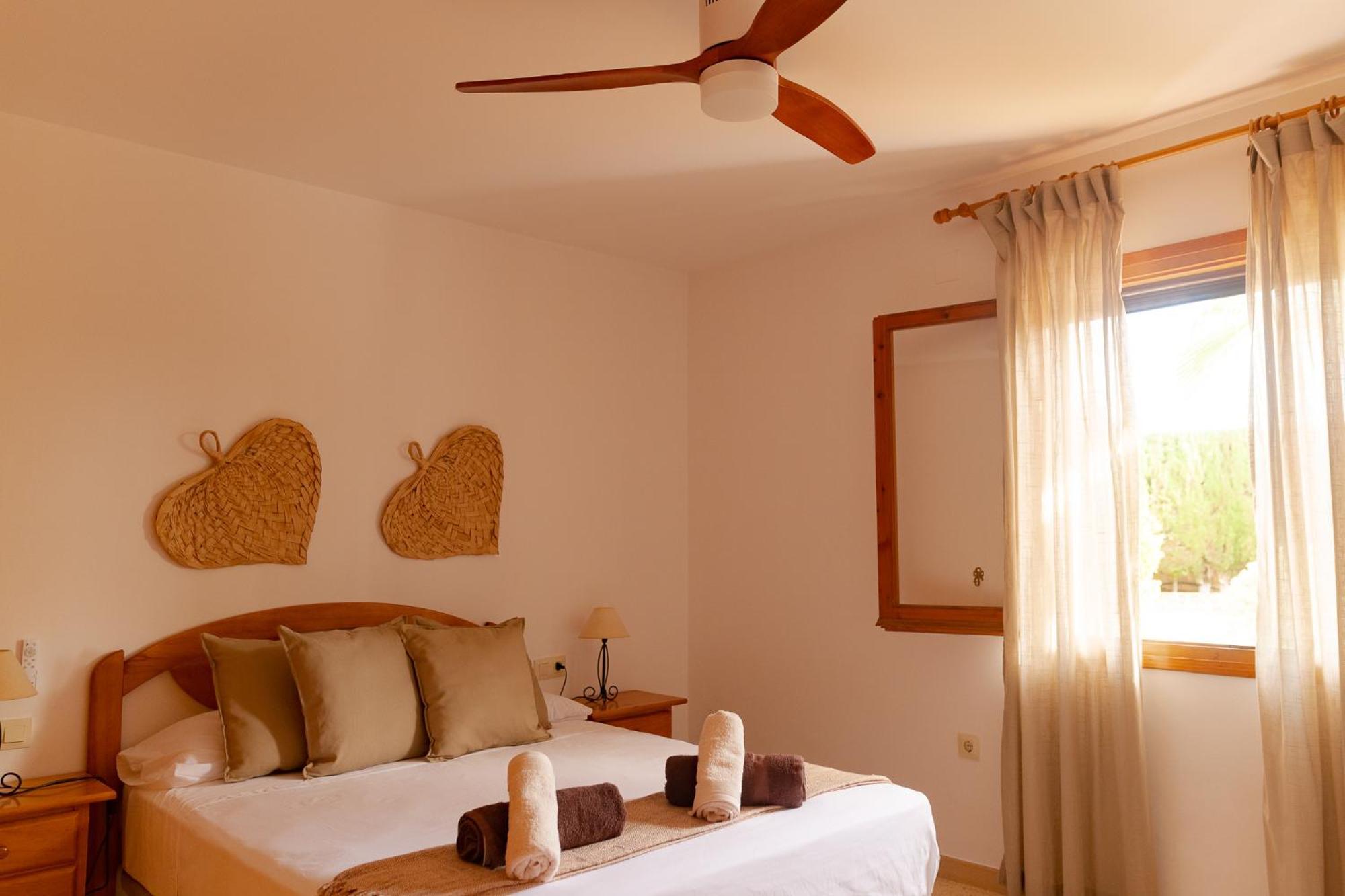 Exclusiva Villa Con Piscina Calafat Eksteriør billede