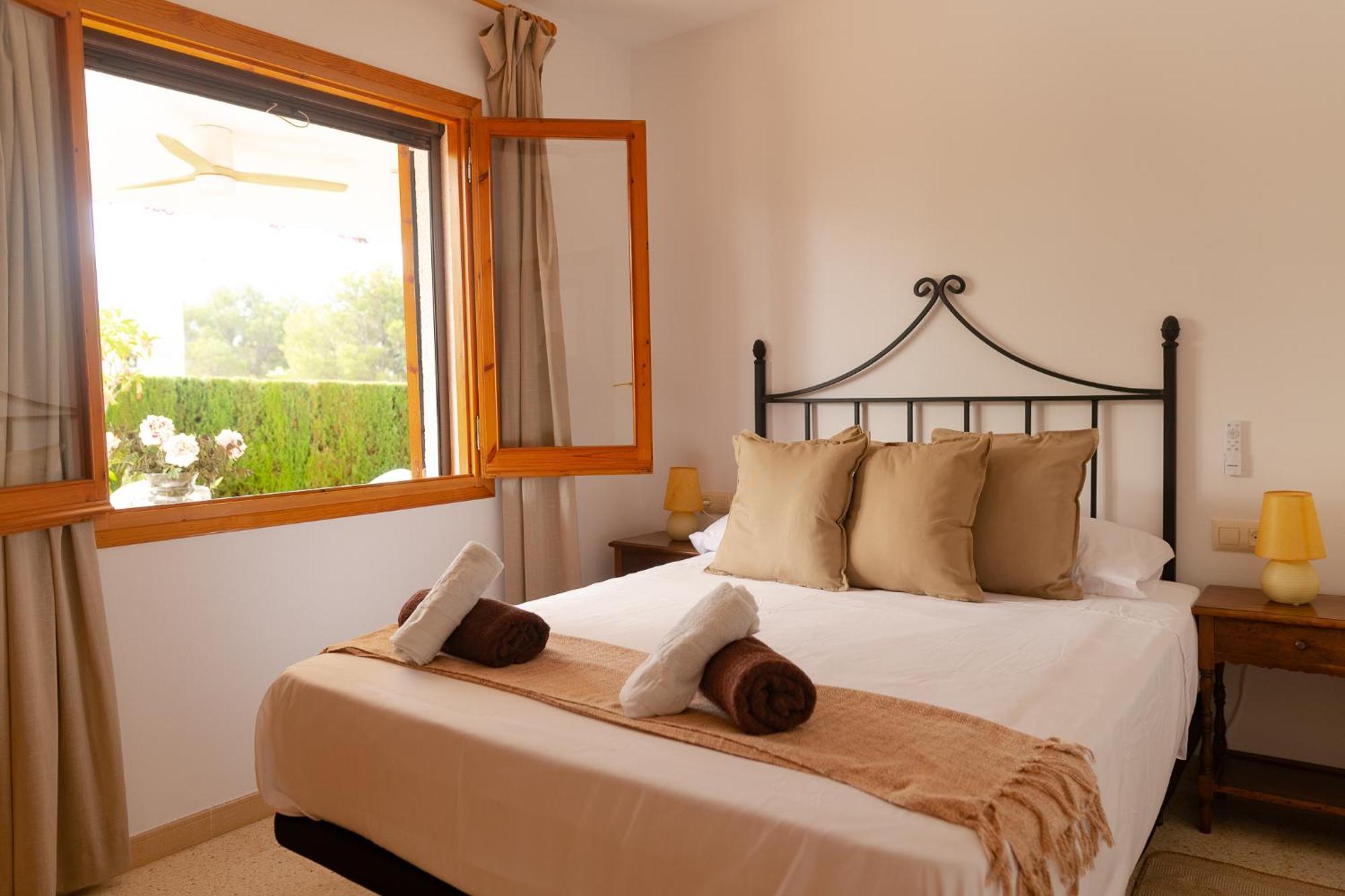 Exclusiva Villa Con Piscina Calafat Eksteriør billede